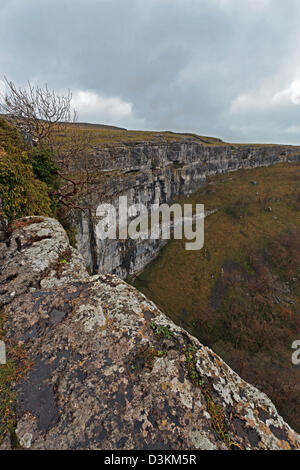 Regentag Malham Cove in Yorkshire Dales Stockfoto