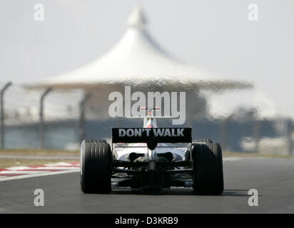 (Dpa) - das Bild zeigt britische Formel1-Fahrer Jenson Button BAR Honda in Aktion während des Trainings des Formel 1 Grand Prix der Türkei in Istanbul Park, Türkei, Samstag, 20. August 2005. Button fuhr 2. schnellste Zeit am vierten Übungsbeispiel. Formel 1 Grand Prix der Türkei wird immer am Sonntag, 21. August 2005 erstmals stattfinden. Foto: Roland Weihrauch Stockfoto