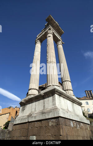 Erhaltenen Tempel Spalten in der Nähe von Theater des Marcellus in Rom Stockfoto