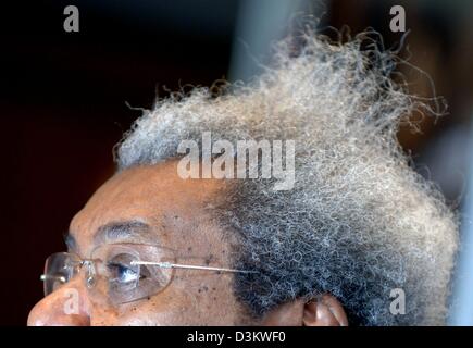 Das Bild zeigt den amerikanischen Box-Promoter Don King während einer Pressekonferenz auf die bevorstehende WBO-Schwergewichts-Titelkampf am Flughafen Hamburg, Hamburg, Germany, Donnerstag, 15. September 2005. Der Kampf des US-Schwergewichts-Champion Lamon Brewster gegen Luan Krasniqi soll Mittwoch, 28. September 2005 in Hamburg, Deutschland. Foto: Kay Nietfeld Stockfoto