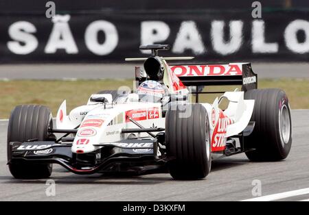 (Dpa)-japanische Formel Eins Fahrer Takuma Sato von BAR-Honda in Aktion während des ersten Trainings auf der Interlagos Formel1 Rennstrecke in Sao Paulo, Brasilien, Freitag, 23. September 2005. Der F1 Grand Prix von Brasilien findet hier am Sonntag 25 September. Foto: Gero Breloer Stockfoto