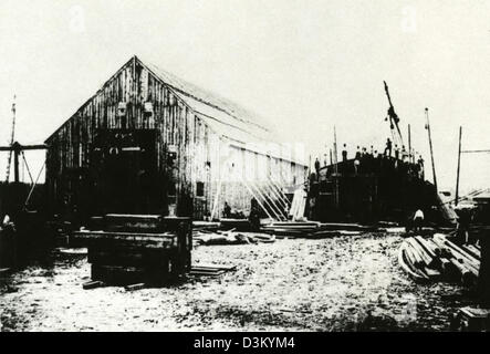 Undatierte Foto zeigt der Monitor Shiphouse bei Continental Iron Works, Green Point, N.Y. Der eiserne Monitor, entworfen von John Ericson, war ein revolutionärer Schiff, das den Lauf der United States Navy verändert. Der Kampf zwischen der CSS Virginia bewiesen, dass das Alter der Holzschiffe und Segel waren zu Ende. Obwohl des Monitors Konfrontation mit CSS Virginia in einem Unentschieden endete, Monitor die Virginia daran gehindert, Kontrolle von Hampton Roads und damit die Bundesrepublik Blockade des Gebiets Norfolk. Stockfoto