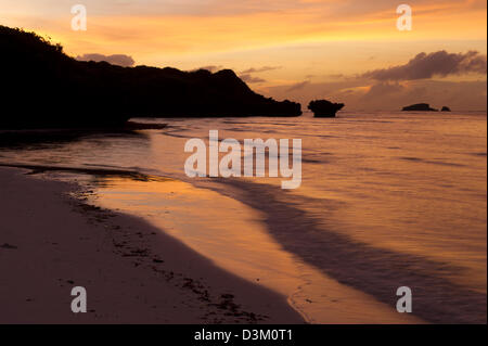 Koralle Outrcrop bei Sonnenaufgang, Turtle Bay, Watamu, Kenia Stockfoto