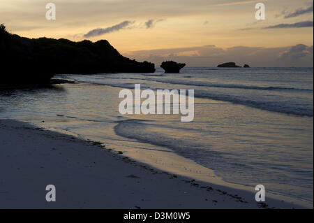 Koralle Outrcrop bei Sonnenaufgang, Turtle Bay, Watamu, Kenia Stockfoto