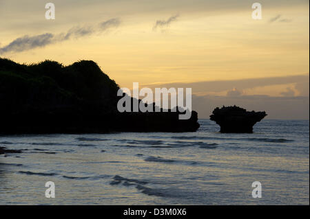 Koralle Outrcrop bei Sonnenaufgang, Turtle Bay, Watamu, Kenia Stockfoto