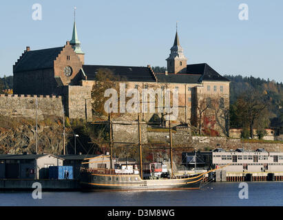 (Dpa) - das Bild zeigt die historische Festung Akershus in Oslo, Norwegen, 24. Oktober 2005. Foto: Ingo Wagner Stockfoto