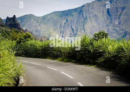 Straße von Cilaos nach Bras Sec der Wanderweg Sentier de Angebote beginnt, Insel überseeische französischen La Réunion Stockfoto