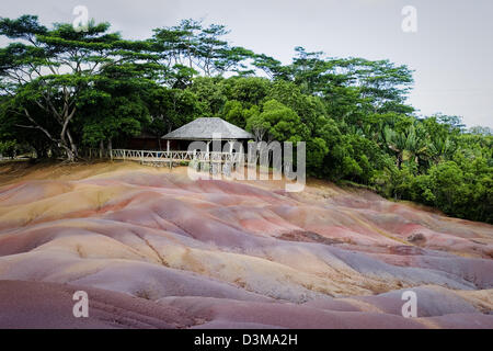 Beobachtungsposten am "Sieben farbige Erden" Sehenswürdigkeit in SW Mauritius, Chamarel Stockfoto