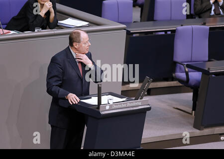 Berlin, 21. Februar 2013. Angela hat die Regierungserklärung im Bundestag in Berlin über die Ergebnisse des Europäischen Rates am vergangenen 7. und 8. Februar in Brüssel. Auf dem Bild: Stockfoto