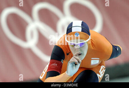 Niederländische Eisschnellläuferin Ireen Wuest Schlittschuhe während der Frauen 3000m-Wettbewerb der XX Olympischen in Turin, Italien, Sonntag, 12. Februar 2006. Wuest siegte vor ihre Teamkollegin Renate Groenewold und kanadischen Cindy Klassen. Foto: Frank Mai Stockfoto