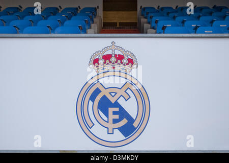 Real Madrid-Wappen auf dem Display im Estadio Santiago Bernabéu Stockfoto