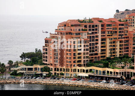 Hubschrauber fliegen, Hubschrauber-Landeplatz Flughafen von Monte Carlo Monaco Stockfoto