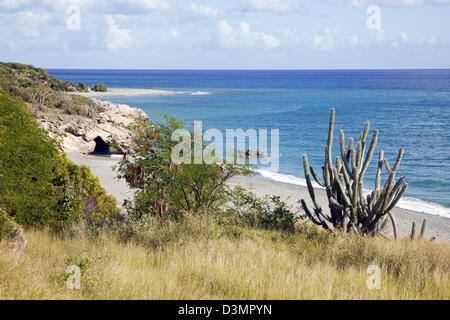 Karibische Meer entlang der Küste des südlichen Kuba in der Nähe von Santiago De Cuba Stockfoto
