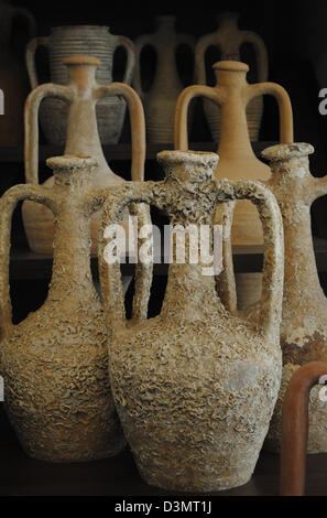 Griechische Amphoren. Kertsch historische und archäologische Museum. Die autonome Republik Krim. Ukraine. Stockfoto