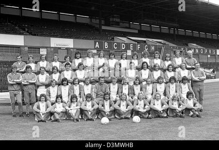 Mannschaftskader des Birmingham City Football Club 1974 mit Manager Fred Goodwin und Trainer Bill Shorthouse. Zu den Spielern gehören Trevor Francis, Howard Kendall, Kenny Burns, Gary Sprake und Bobby Hope Stockfoto