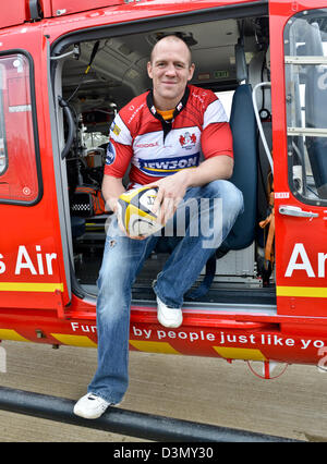 West Midlands, UK. 21. Februar 2013. Bild zeigt: Mike Tindall MBE in die Midlands Air Ambulance HQ. Stockfoto