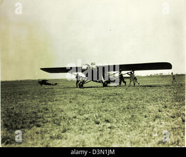 Das Dole Air Race war ein historisches Luftfahrtereignis mit dem Travel Air 5000, bekannt als Woolaroc, das von Arthur Goebel und Charles T. Menefee geleitet wurde. Das Flugzeug nahm am Transpazifikrennen von Kalifornien nach Hawaii Teil. Stockfoto