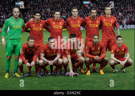 21.02.2013 Liverpool, England. Liverpol Team vor Kick-off in der Europa League Spiel zwischen Liverpool und Zenit St.Petersburg aus Anfield Road. Liverpool gewann 3: 1 in der Nacht aber ging aus dem Wettbewerb aufgrund der Auswärtstorregel. Stockfoto