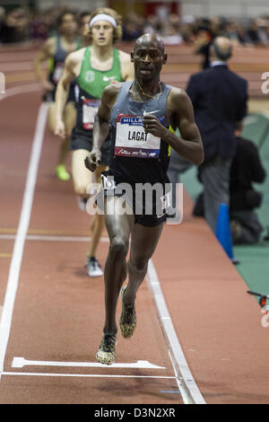 Bernard Lagat, Gewinner von zwei Meile der Männer bei den 2013 Millrose Games. Stockfoto