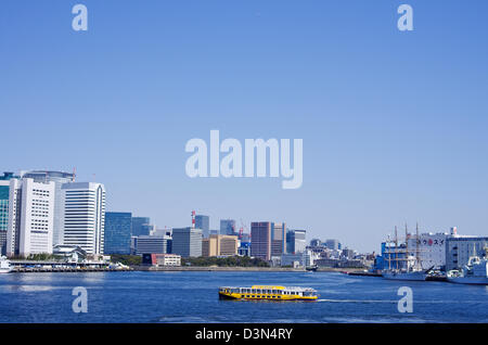 Bucht Trekker Fähre überquert die Bucht von Tokio am Fluss Sumida, Tokio, Japan Stockfoto