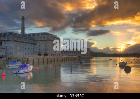 Royal William Yard in Plymouth bei Sonnenuntergang Stockfoto