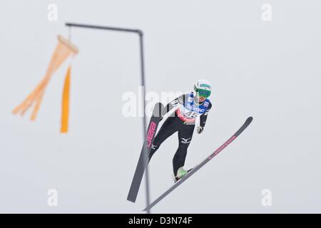 Sara Takanashi (JPN), 21. Februar 2013 - Skispringen: FIS Nordischen Ski Weltmeisterschaften 2013 Frauen offizielles Training in Predazzo Skisprung Stadion, Val di Fiemme, Italien. (Foto von Enrico Calderoni/AFLO SPORT) Stockfoto