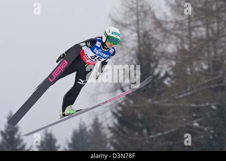 Sara Takanashi (JPN), 21. Februar 2013 - Skispringen: FIS Nordischen Ski Weltmeisterschaften 2013 Frauen offizielles Training in Predazzo Skisprung Stadion, Val di Fiemme, Italien. (Foto von Enrico Calderoni/AFLO SPORT) Stockfoto