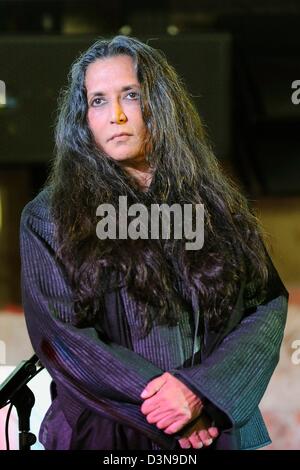 Toronto, Kanada. 21. Februar 2013. Illustre internationale Jury kündigt Robert Lepage als Preisträger von den zehnten Glenn Gould Preis Torontos Sony Center für darstellende Künste. Im Bild, Deepa Mehta. (DCP/N8N) Stockfoto