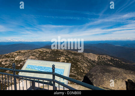 Zeigen Sie aus dem Horn auf der Oberseite Mount Buffalo viktorianischen Alpenregion an. Stockfoto