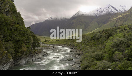 Panoramablick auf dem Weg auf dem Rob Roy Gletscher Weg, Mt Aspiring National Park, in der Nähe von Wanaka, Neuseeland Stockfoto