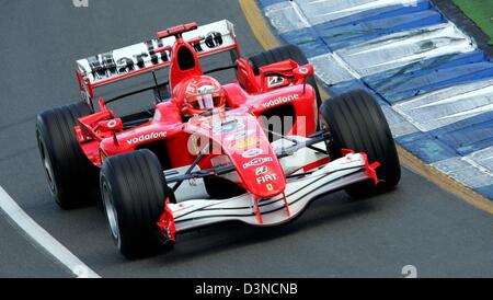 Deutsche Formel1 Rennfahrer Michael Schumacher für die Scuderia Ferrari Team in Aktion während der Qualifying Session auf dem Albert Park Street Circuit in Melbourne, Australien, Samstag, 1. April 2006. Michael Schumacher fuhr die 11. schnellste Zeit. Die Australian Formula One Grand Prix findet hier am Sonntag, 02 April. Foto: Rainer Jensen Stockfoto