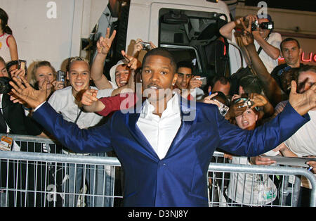 US-amerikanischer Schauspieler Jamie Foxx posiert auf dem roten Teppich bei der Premiere von "Dreamgirls" im Hotel Martinez in Cannes, Frankreich, Freitag, 19. Mai 2006. Der Anlass ist die 59. Filmfestspiele von Cannes. Foto: Hubert Boesl. Stockfoto