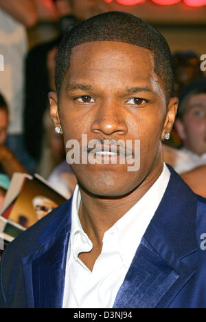 US-amerikanischer Schauspieler Jamie Foxx posiert auf dem roten Teppich bei der Premiere von "Dreamgirls" im Hotel Martinez in Cannes, Frankreich, Freitag, 19. Mai 2006. Der Anlass ist die 59. Filmfestspiele von Cannes. Foto: Hubert Boesl. Stockfoto