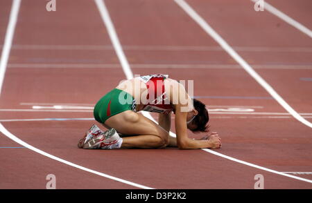 Belarussischen Rita Turava ist erschöpft nach ihrem Sieg bei den Frauen 20 km zu Fuß bei der Leichtathletik-Europameisterschaft 2006 in Göteborg Ullevi-Stadion, Schweden, Mittwoch, 9. August 2006. Foto: Kay Nietfeld Stockfoto