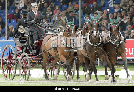 Das Bild zeigt die Quadriga des italienischen Carlo Mascheroni während treibende Dressurprüfung bei den FEI World Equestrian Games 2006 in Aachen, Deutschland, Mittwoch, 30. August 2006. Die Spiele laufen seit dem 20. August und Ende September 3rd. Foto: Federico Gambarini Stockfoto