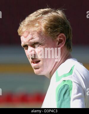 Irland Cheftrainer Steve Staunton während des Trainings in der Gottlieb-Daimler-Stadion Stuttgart, Deutschland, Freitag, 1. September 2006 abgebildet. Die irische Seite wird Deutschland in einem qualifizierenden Bein an der Euro 2008 am Samstag, 2. September 2006 stellen. Foto: Bernd Weissbrod Stockfoto