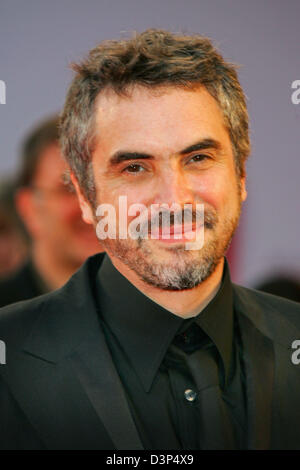 Mexikanischer Regisseur Alfonso Cuarón kommt bei der Premiere des neuen Films "Children of Men" auf dem 63. jährliche Venedig Film Festival in Venedig, Italien, Sonntag, 3. September 2006. Foto: Hubert Boesl Stockfoto