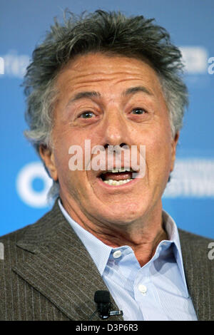 US-amerikanischen Schauspieler Dustin Hoffman beschreibt seinen neuen Film "Stranger Than Fiction" auf einer Pressekonferenz im Sutton Place Hotel während der 31. jährlichen Toronto International Film Festival in Toronto, Kanada, Samstag, 9. September 2006 statt. Foto: Hubert Boesl Stockfoto