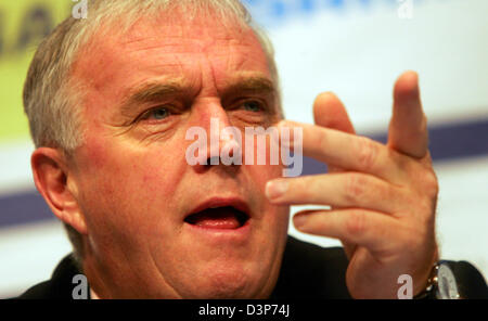Irische Pat McQuaid, Präsident von der International Cycling Union (UCI), ist während einer Pressekonferenz im Rahmen der Rad WM 2006 in Salzburg, Österreich, Samstag, 23. September 2006 abgebildet. Foto: Gero Breloer Stockfoto