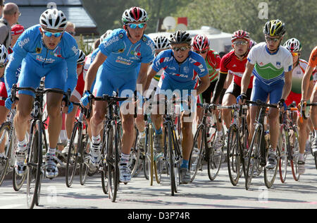 Radfahrer sind in Aktion bei den U23-Straßenrennen der Rad WM 2006 in Salzburg, Österreich, Samstag, 23. September 2006 abgebildet. Foto: Gero Breloer Stockfoto