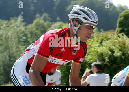 Deutsche Radsport-Profi Erik Zabel abgebildet während der Time Trial Elite Männer 2006 UCI Road World Championships in Salzburg, Österreich, Sonntag, 24. September 2006. Foto: Gero Breloer Stockfoto