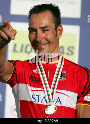 Deutsch pro Erik Zabel Radsport Prost gewann die Silbermedaille bei der Zeit Trial Elite Männer von der 2006 UCI Straßen Rad WM in Salzburg, Österreich, Sonntag, 24. September 2006. Foto: Gero Breloer Stockfoto