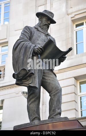 London, England, Großbritannien. Statue (von James Butler, 1994) von James Henry Greathead (Eisenbahningenieur, 1844-1896) in Cornhill Stockfoto