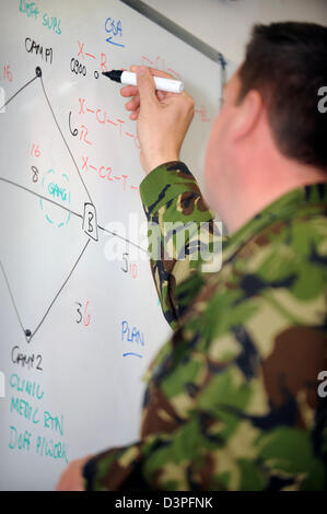 Potenziellen Rekruten anhören ein Briefing in der Offizier Prüfungsausschuß bei Westbury, Wiltshire UK Stockfoto