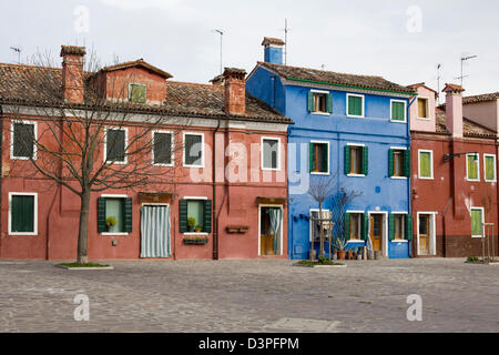 Bunte Häuser auf einer Insel in der Lagune Burano Stockfoto