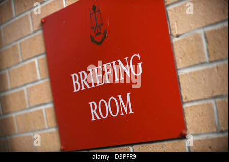 Briefing Room Schild an der Offizier Prüfungsausschuß bei Westbury, Wiltshire UK Stockfoto