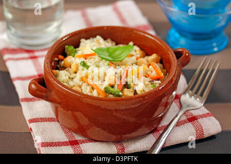 Risotto mit Kichererbsen. Rezept zur Verfügung. Stockfoto