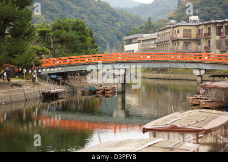 Brücke über den Fluss Yodo in Uji bei Kyoto, Japan Stockfoto