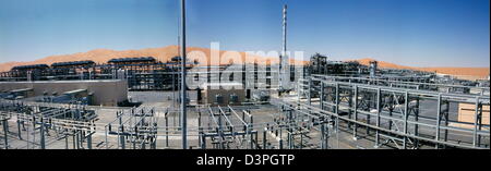 Ein Panorama der Shaybah Gas Öl Trennung Pflanze (GOSP), eine große Gas-und Öl-Produktionsstandort im Khali Stockfoto