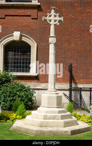 Denkmal in der Begründung des St Botolph ohne Bishopsgate Kirche in der Stadt von London, England Stockfoto